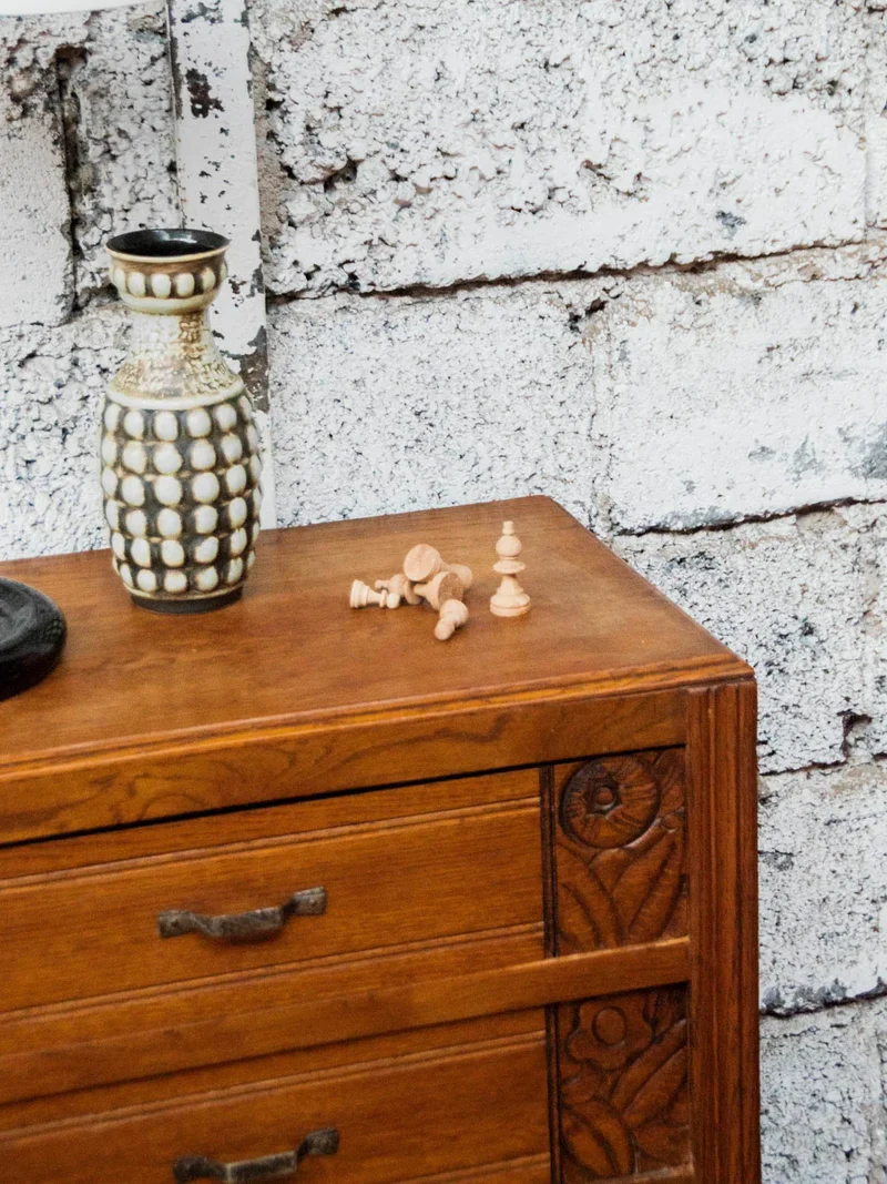 Garance, la commode Art déco en bois foncé N°521