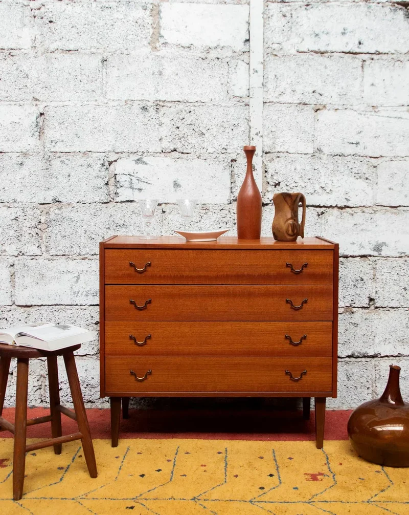 Olga, la commode en bois orangé N°409