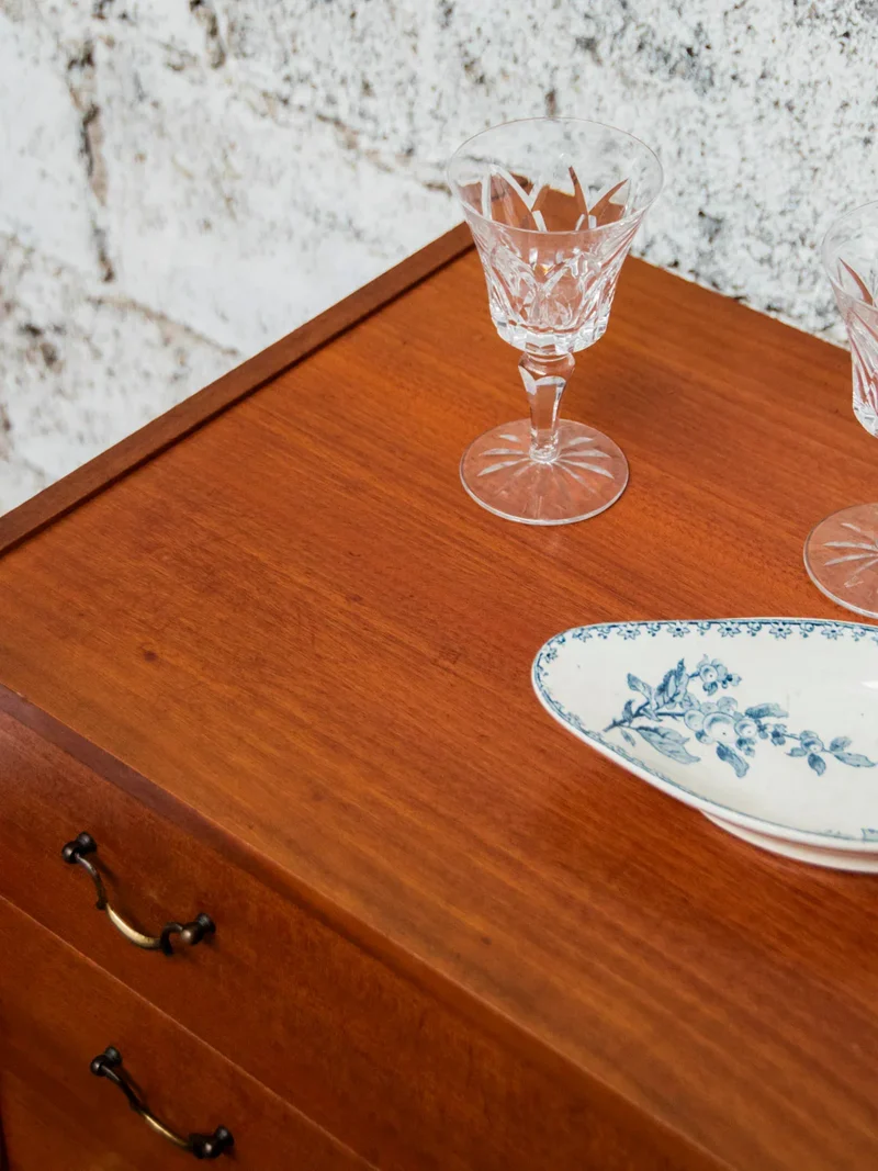 Olga, la commode en bois orangé N°409