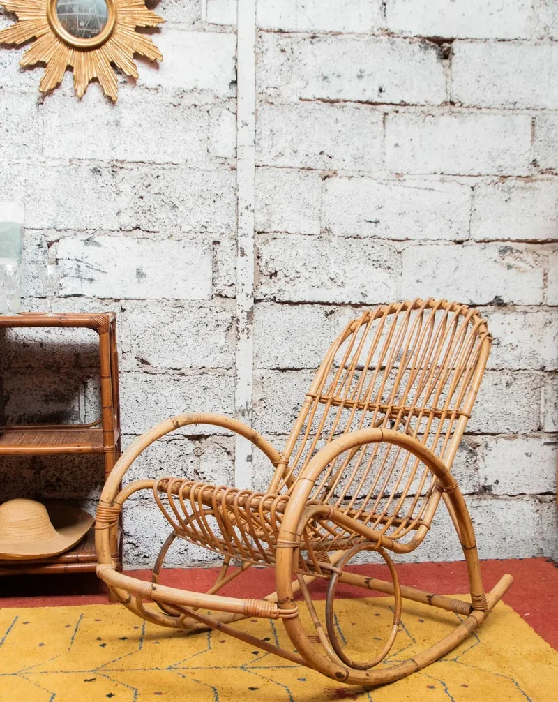 Alibert, le grand rocking-chair en rotin clair N°67