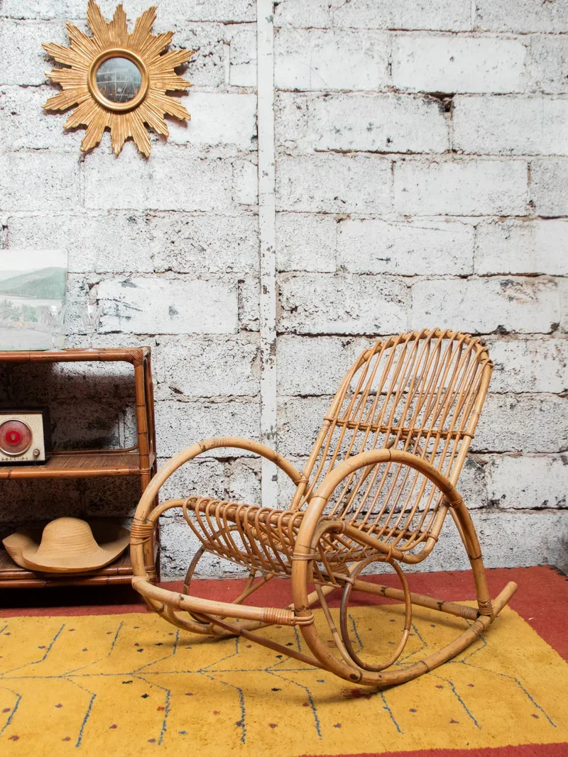 Alibert, le grand rocking-chair en rotin clair N°67