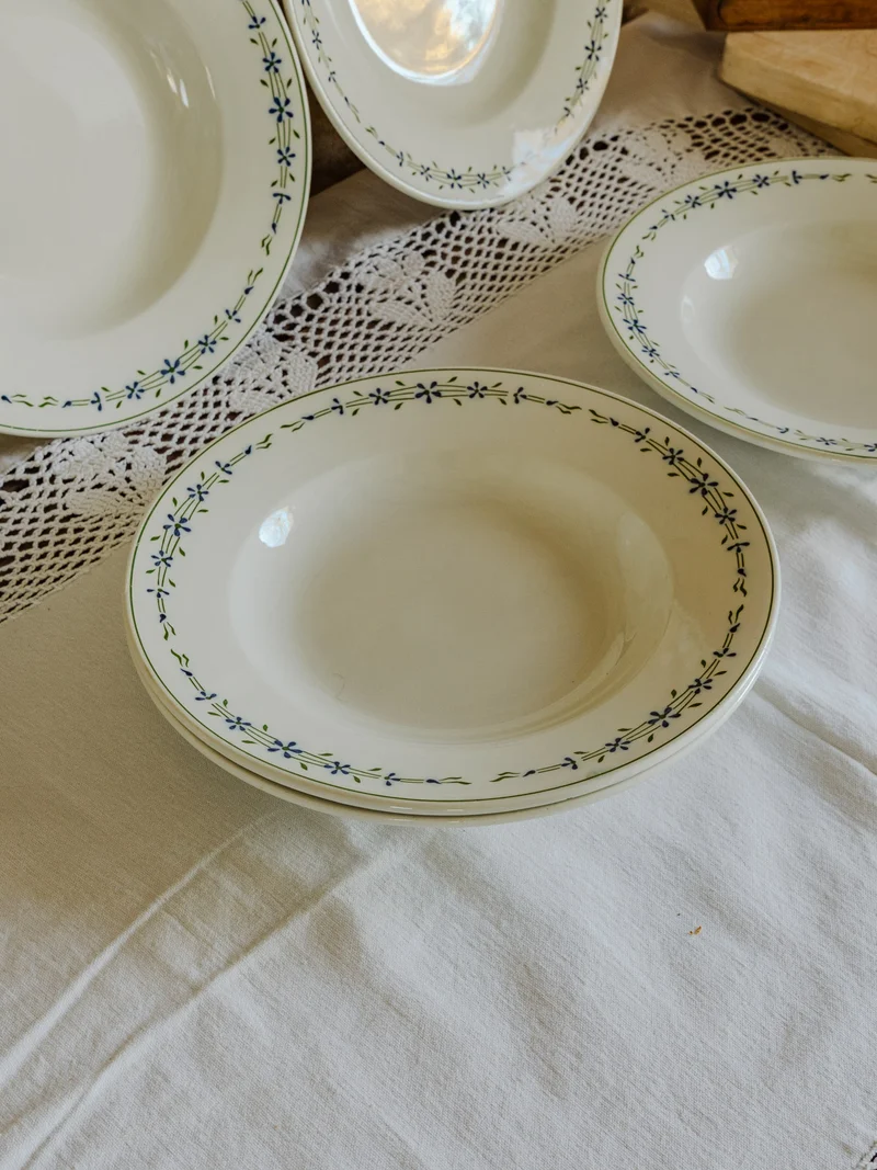 Antoinette, le lot de 5 assiettes creuses N°266