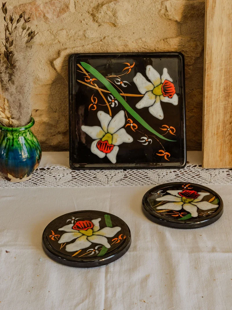 Nestor, le lot de 3 dessous de plats en faïence N°598