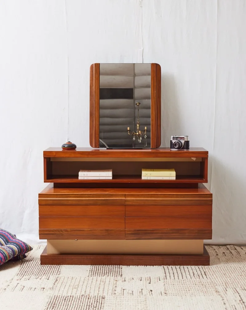 Louise, la coiffeuse Simat en bois N°263