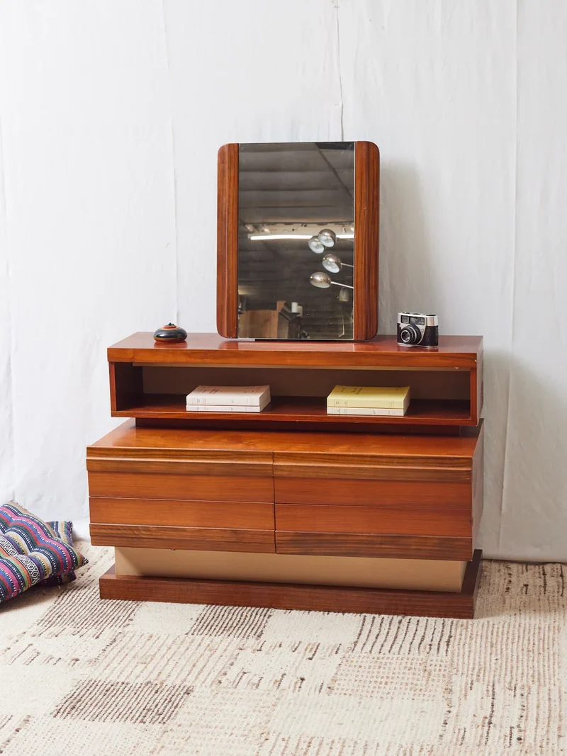 Louise, la coiffeuse Simat en bois N°263