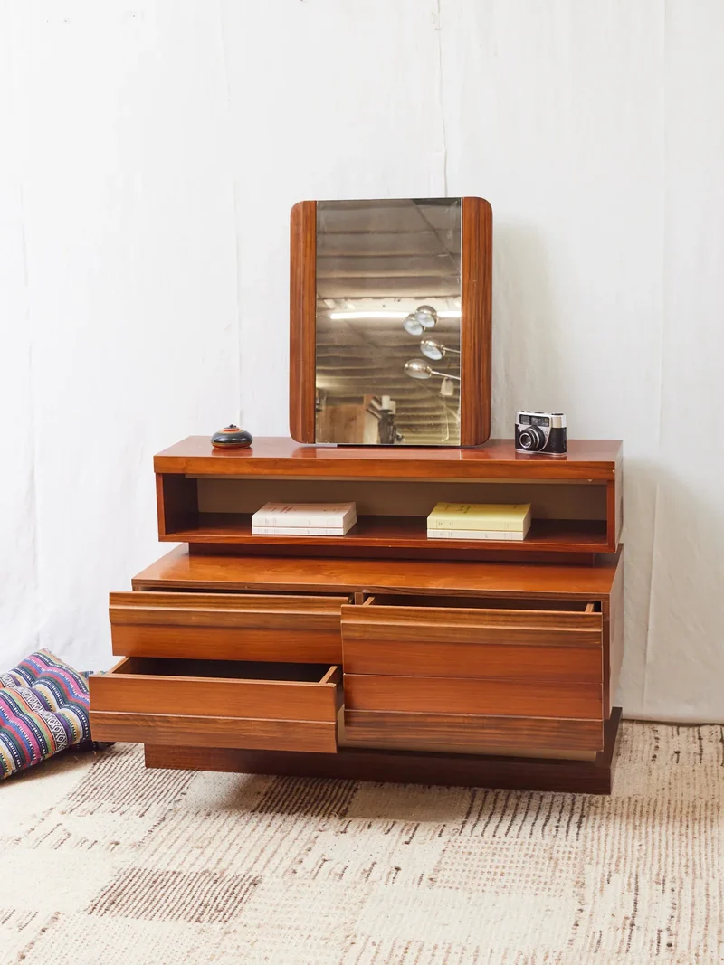 Louise, la coiffeuse Simat en bois N°263
