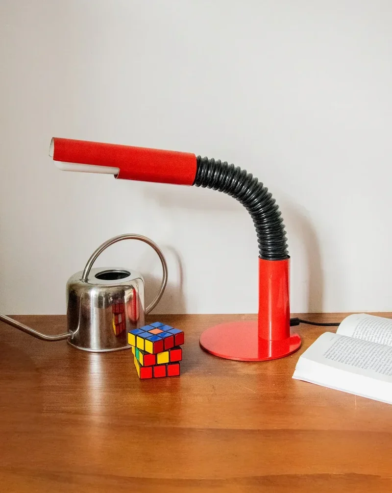 Julia, la lampe Targetti Sankey en métal rouge N°789