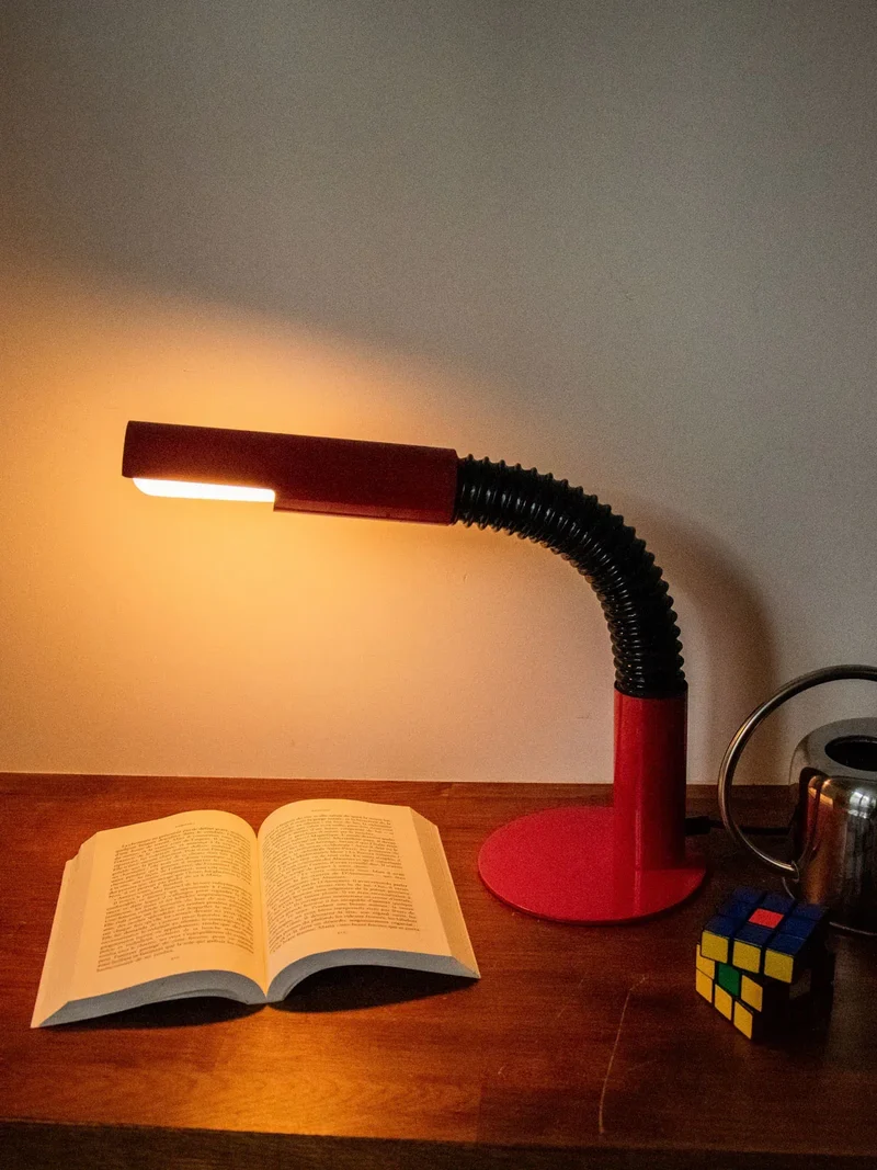 Julia, la lampe Targetti Sankey en métal rouge N°789