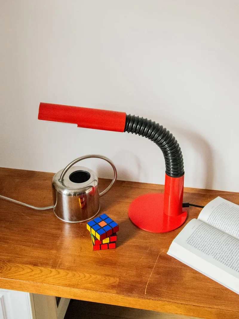 Julia, la lampe Targetti Sankey en métal rouge N°789