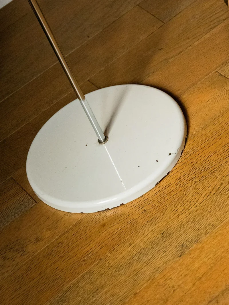 Julien, le grand lampadaire en métal blanc N°323