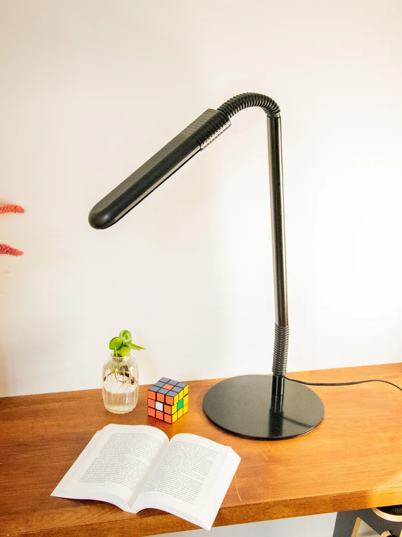 Julia, la lampe articulée en métal noir N°798