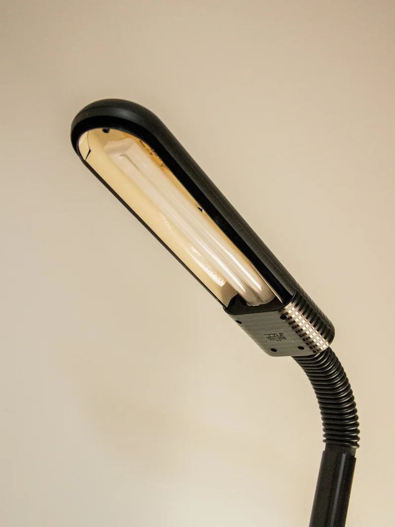 Julia, la lampe articulée en métal noir N°798