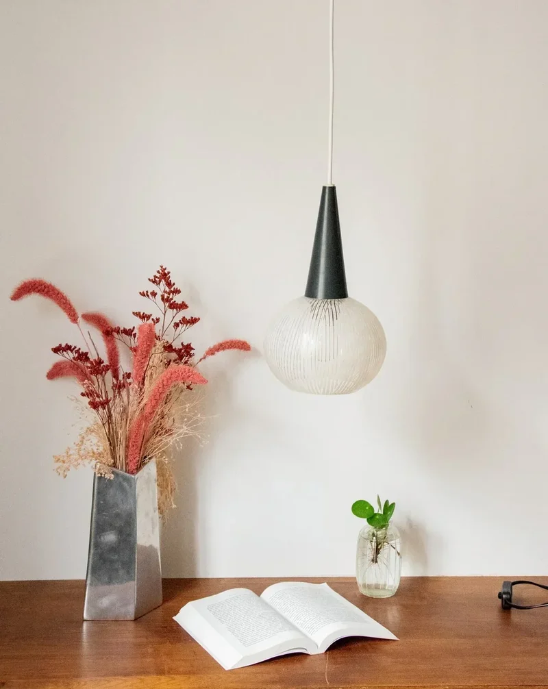Sonia, la suspension art déco en métal et verre N°199