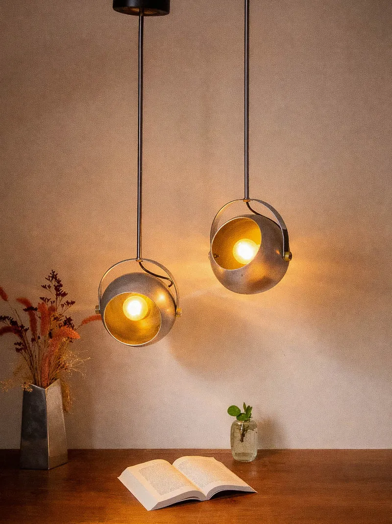 Sonia, la paire de suspensions Eye-ball industrielles N°201