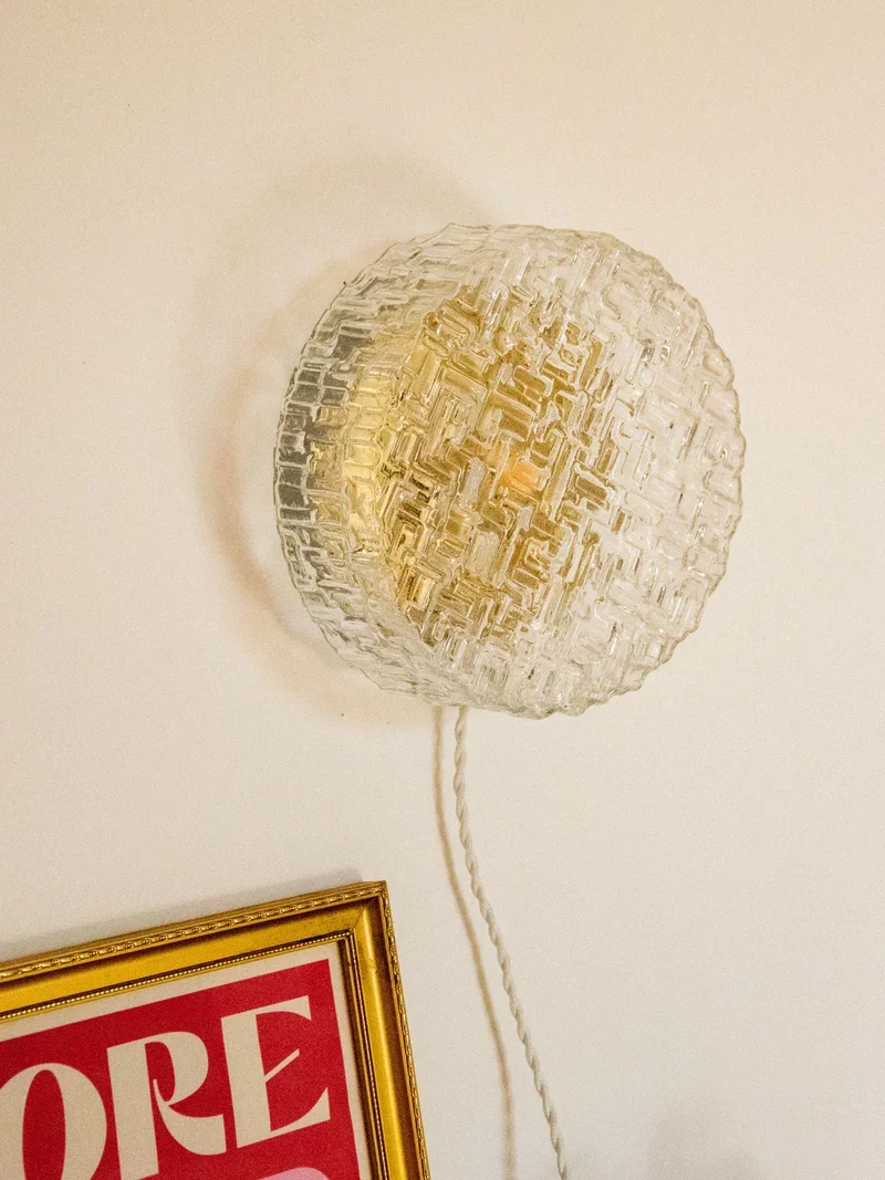 Suzette, l'applique texturée dorée en verre N°163