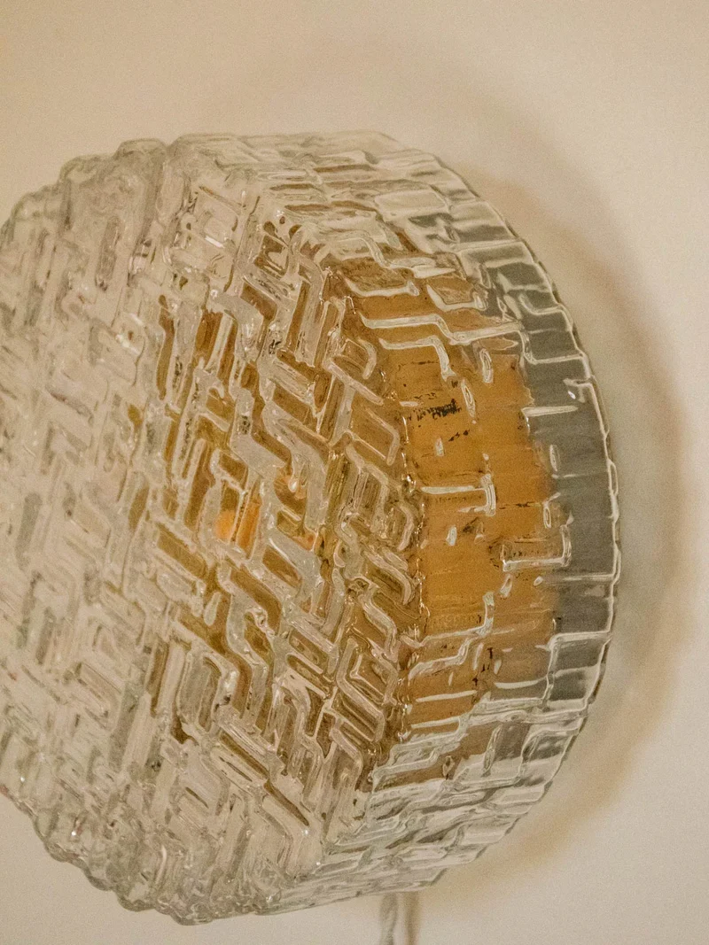 Suzette, l'applique texturée dorée en verre N°163