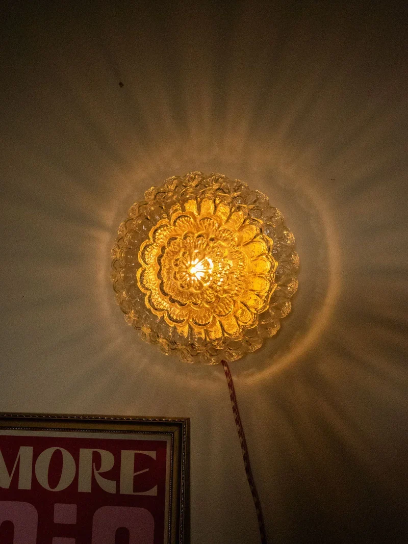 Suzette, l'applique florale dorée en verre N°162