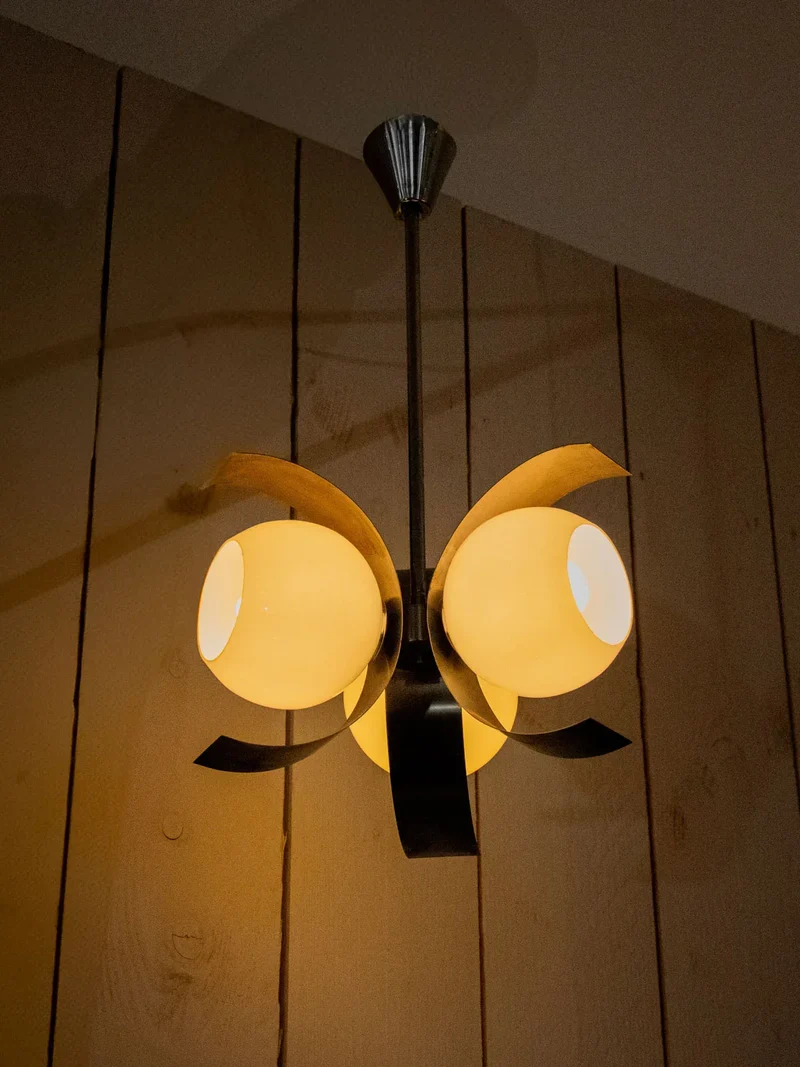 Sonia, la suspension arc de lune en opaline N°239