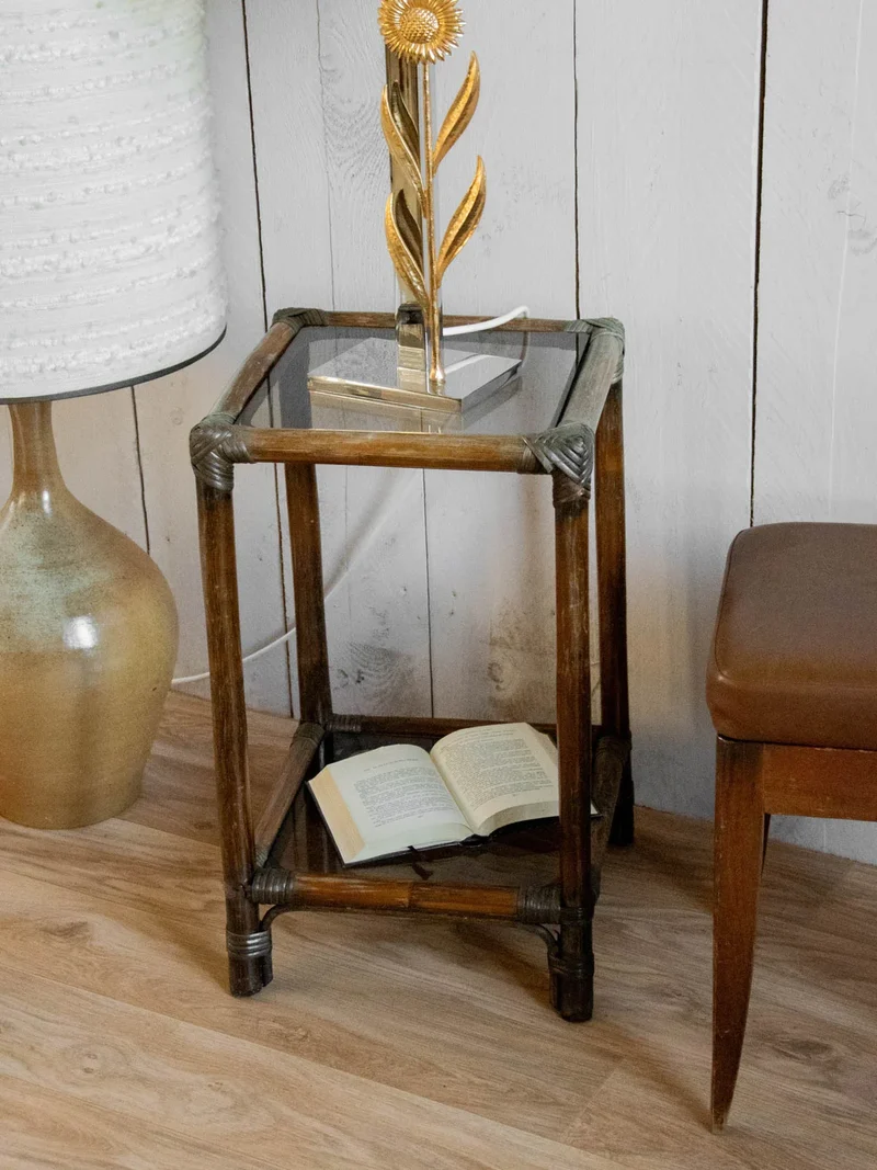 Francine, la table d'appoint en rotin et verre N°779