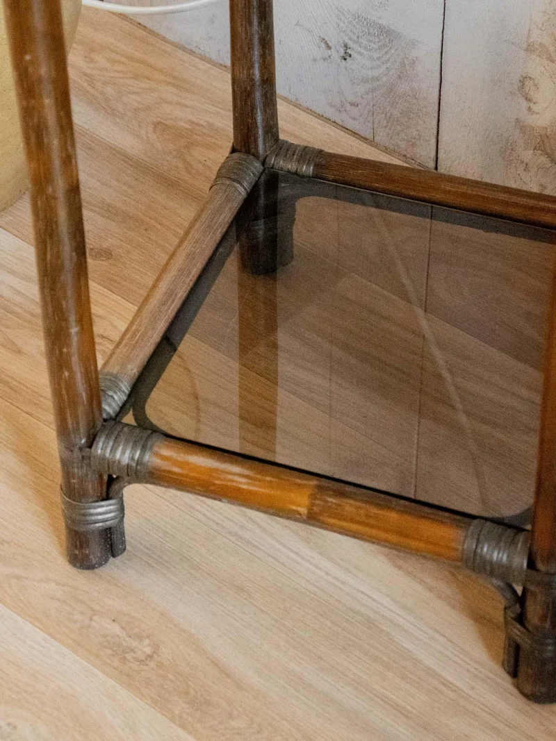 Francine, la table d'appoint en rotin et verre N°779