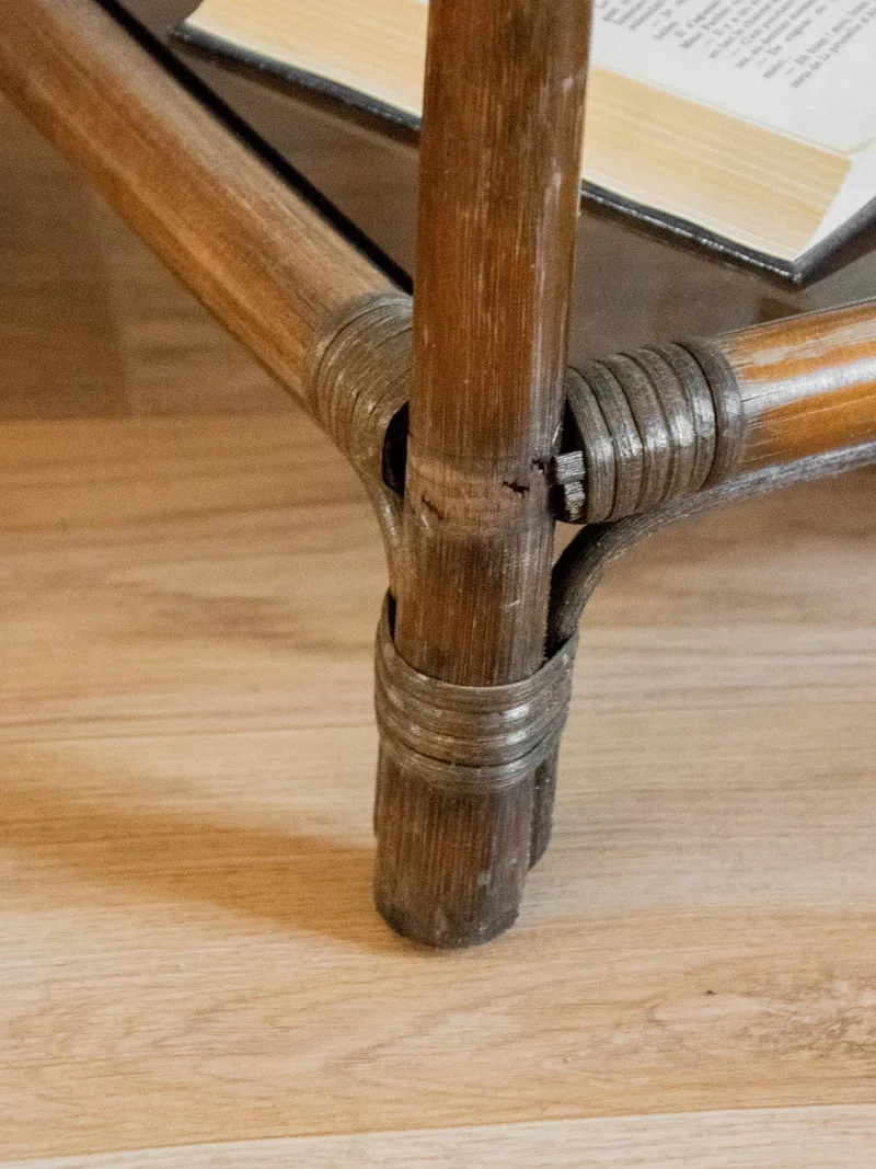 Francine, la table d'appoint en rotin et verre N°779