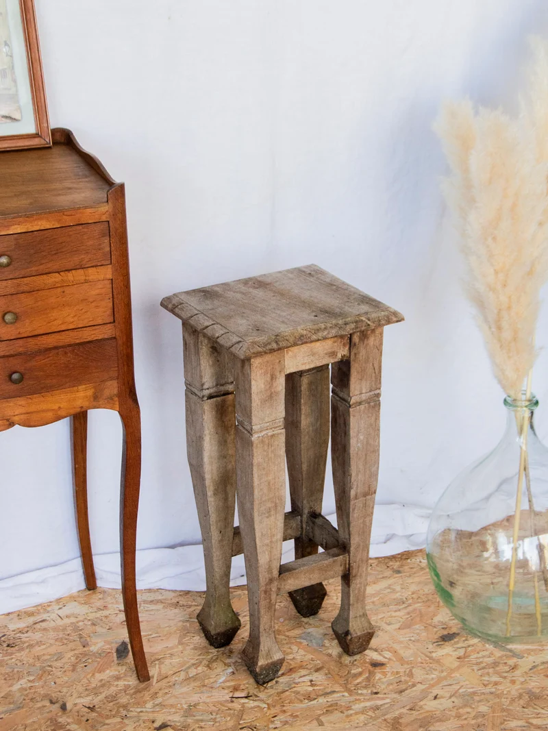 Regis, le tabouret haut en bois N°913