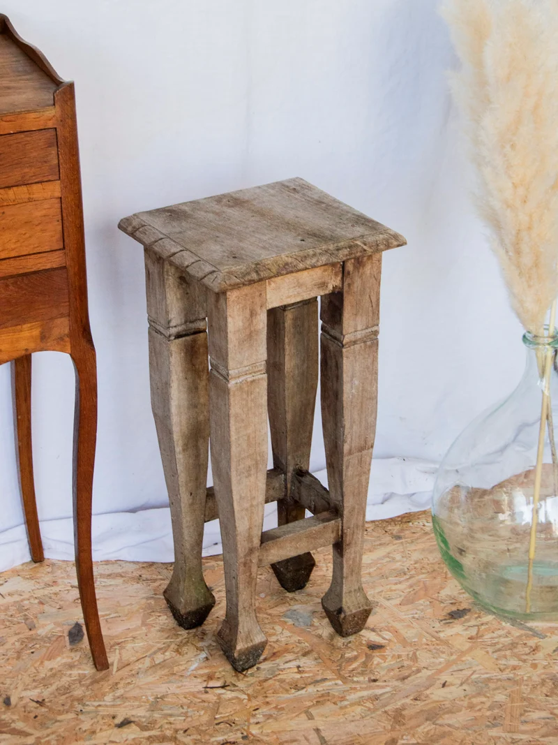 Regis, le tabouret haut en bois N°913
