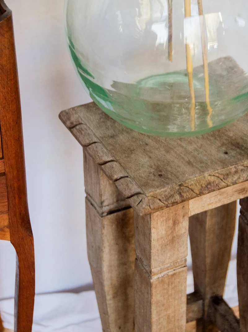 Regis, le tabouret haut en bois N°913