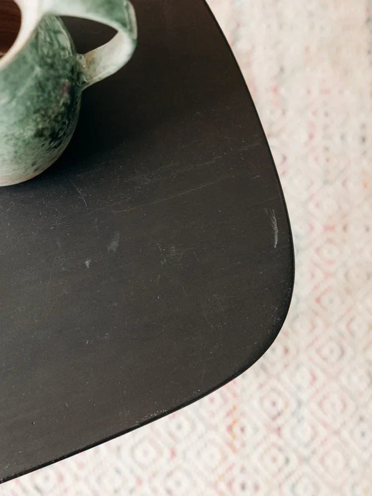 Donna, la table basse au pieds compas N°849