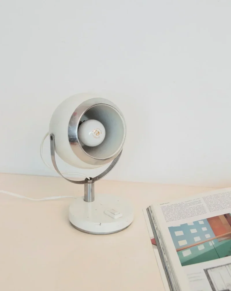 Julia, la lampe eye-ball en métal N°814
