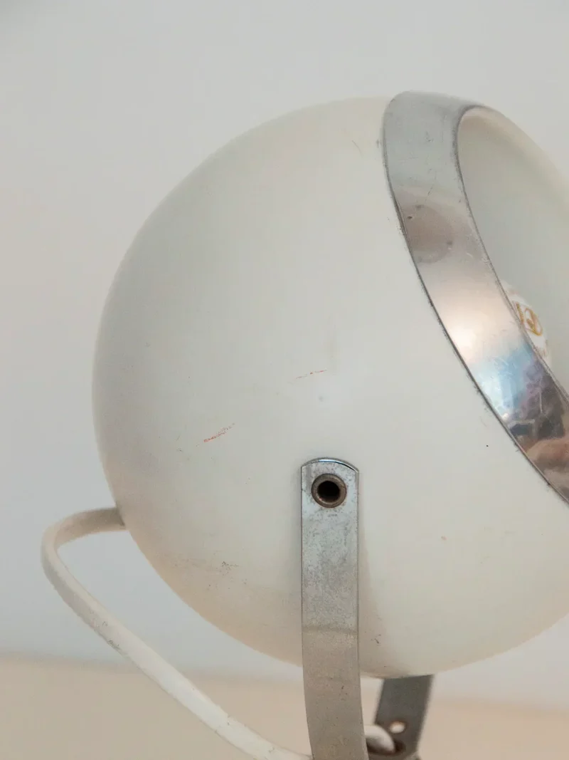 Julia, la lampe eye-ball en métal N°814
