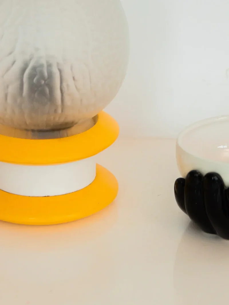 Julia, la lampe en verre jaune et blanche N°813