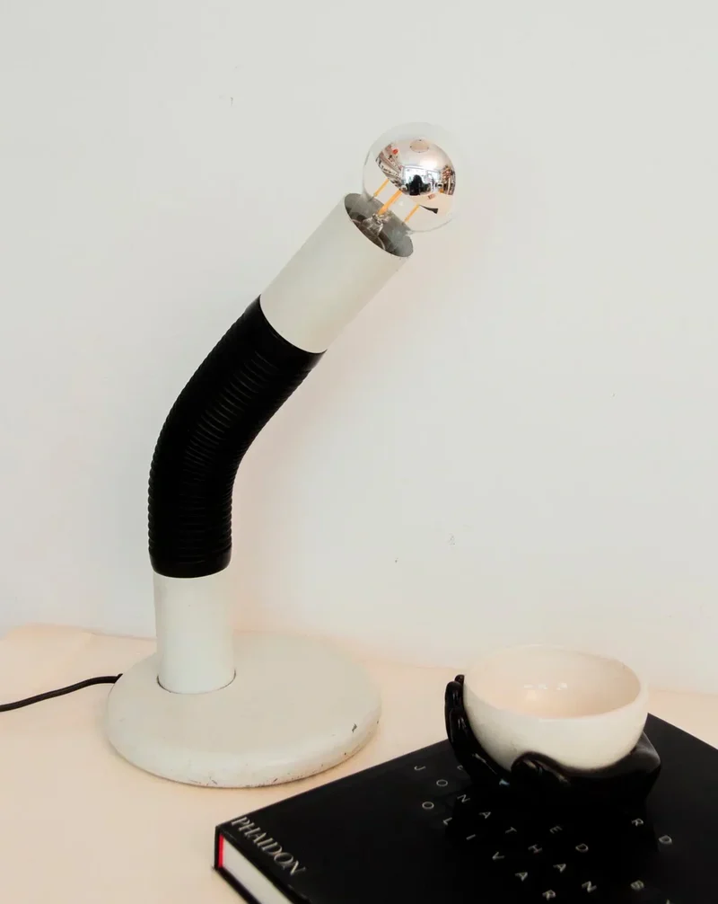 Julia, la lampe tube articulée Targetti N°815