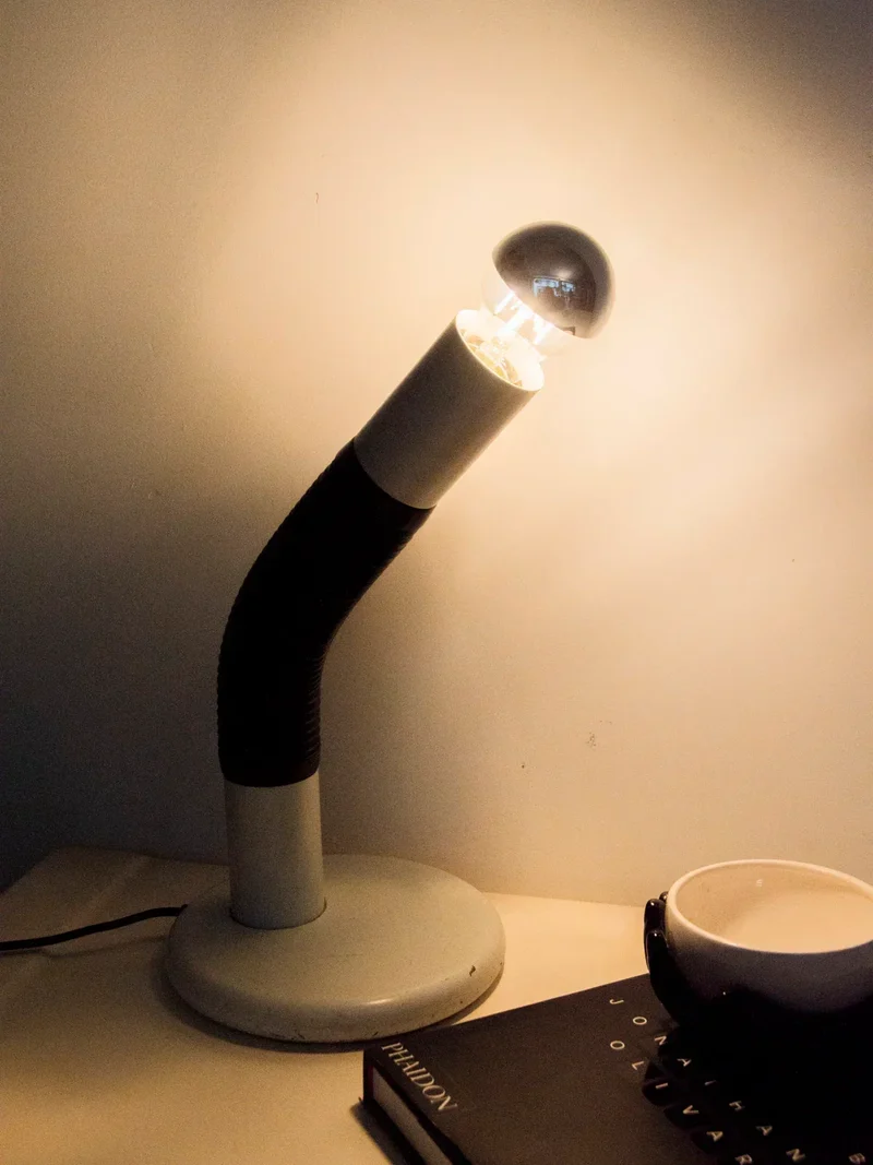 Julia, la lampe tube articulée Targetti N°815