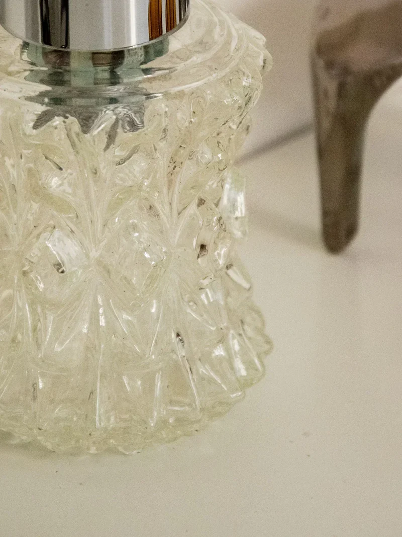 Suzette, l'applique en verre moulé et métal N°200