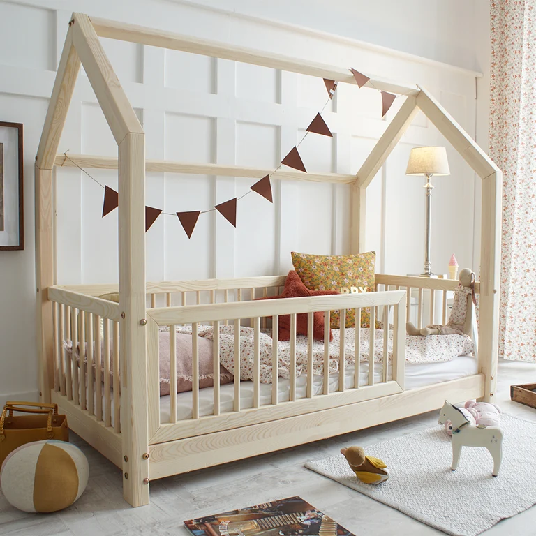 Lit cabane 80x160 barrière et sommier inclus pieds 5 cm Florie Bois