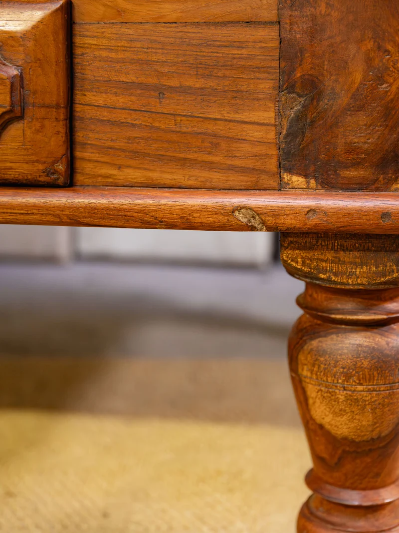 Léonie, la table basse grand format en bois exotique N°477