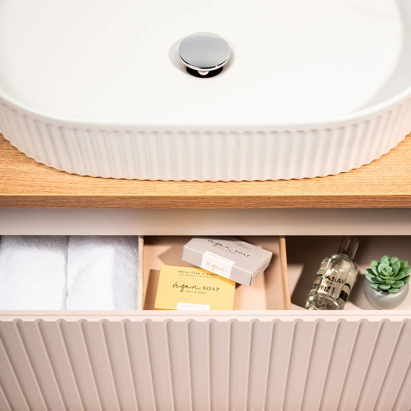 Ensemble meuble sous-vasque 160cm panier à linge niches et colonne Riva Cachemire et Bois
