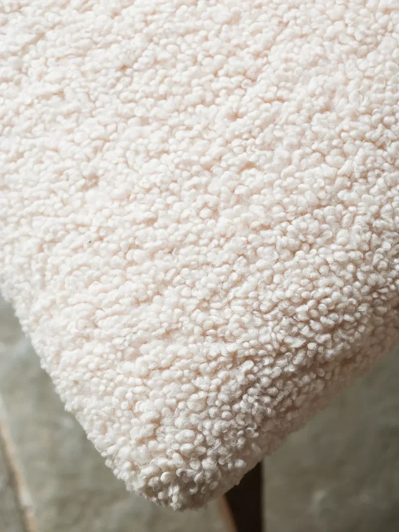 Alma, les 4 chaises en bois et tissu bouclette N°1278