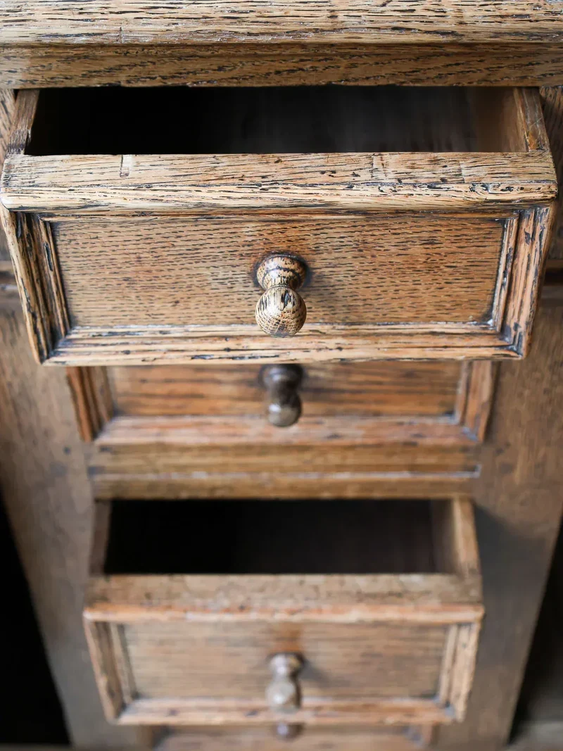 Gilbert, le buffet de métier en chêne massif N°684