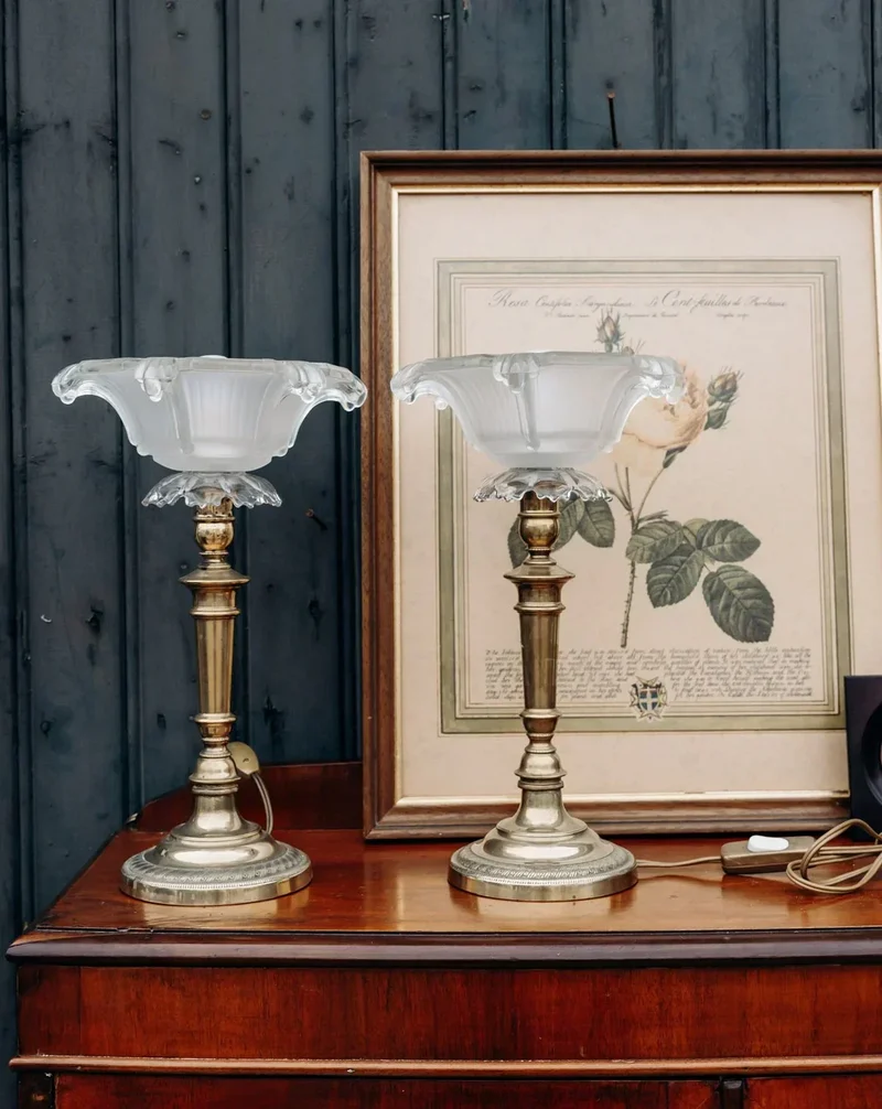 Suzanne, la paire de lampes en laiton et verre N°484