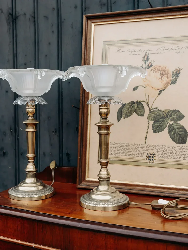 Suzanne, la paire de lampes en laiton et verre N°484