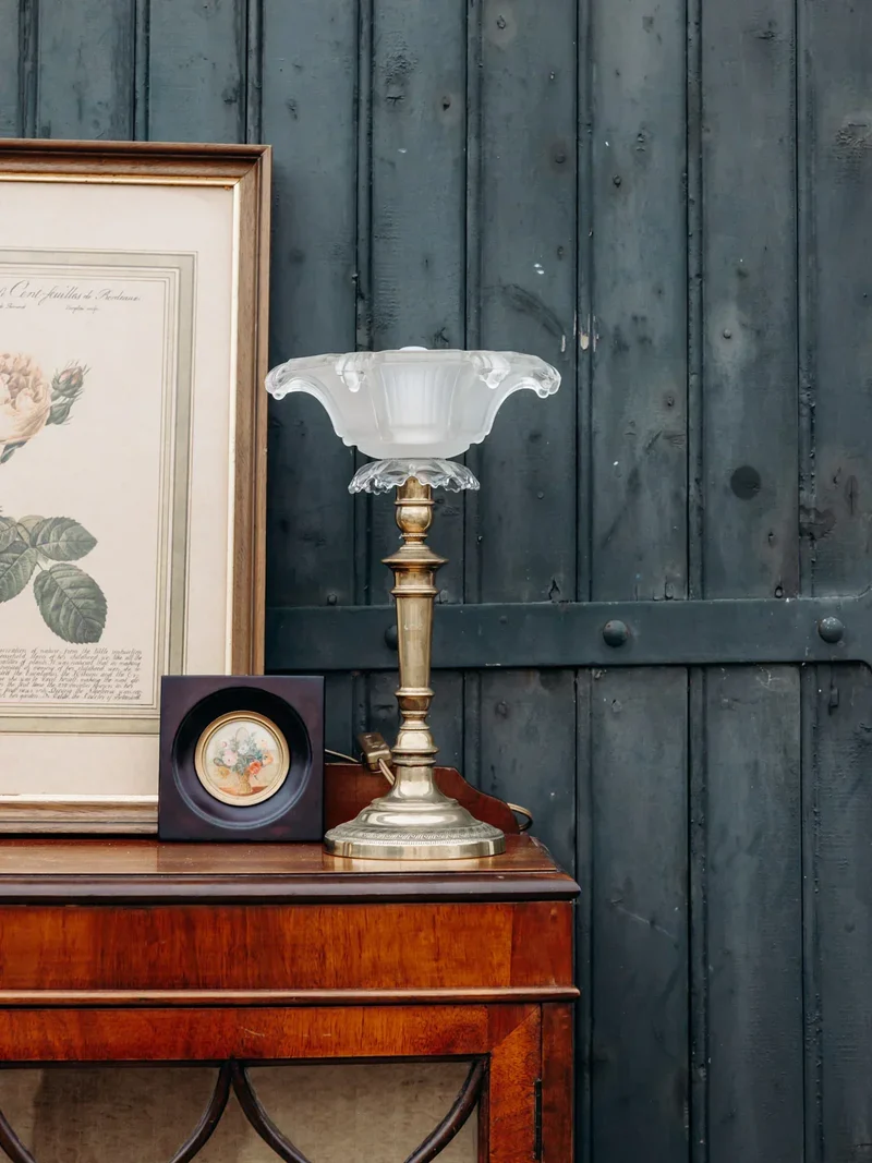 Suzanne, la paire de lampes en laiton et verre N°484