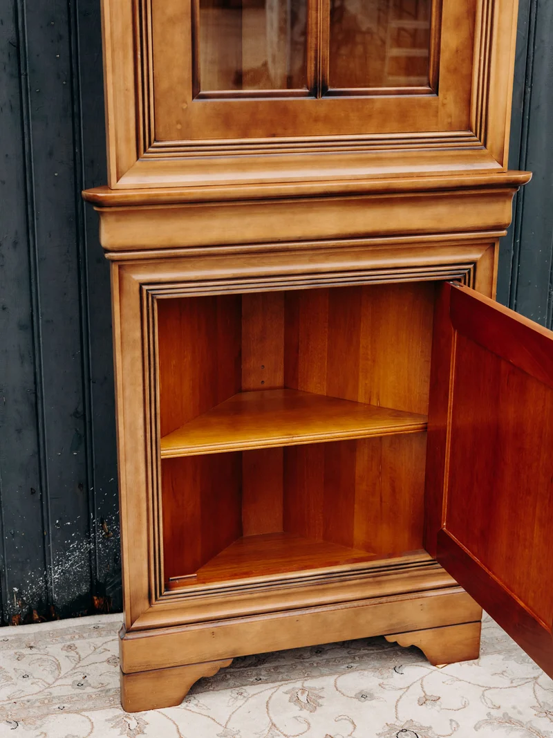 Victoria, la grande vitrine en bois clair N°147