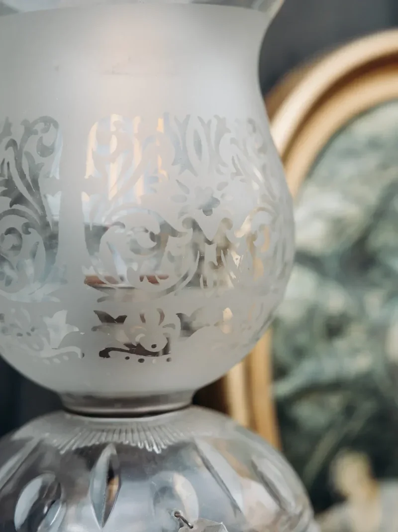 Suzanne, la petite lampe à poser en verre N°483