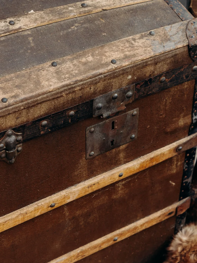 Lucienne, la grande malle en bois N°267