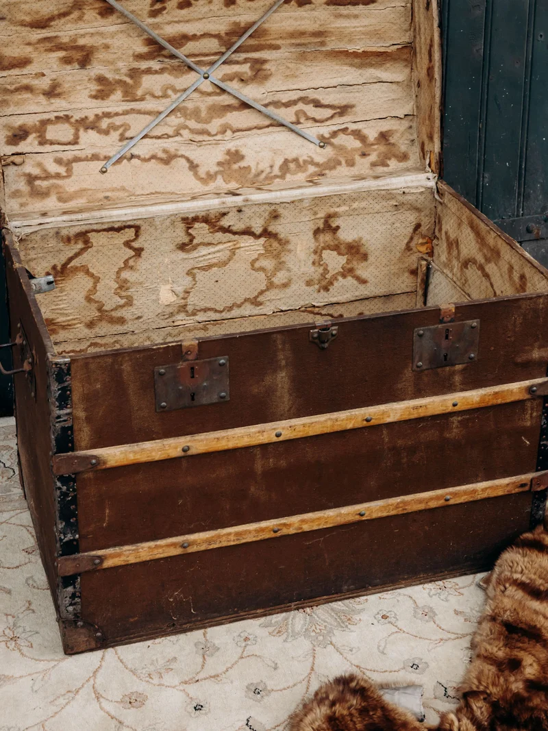 Lucienne, la grande malle en bois N°267