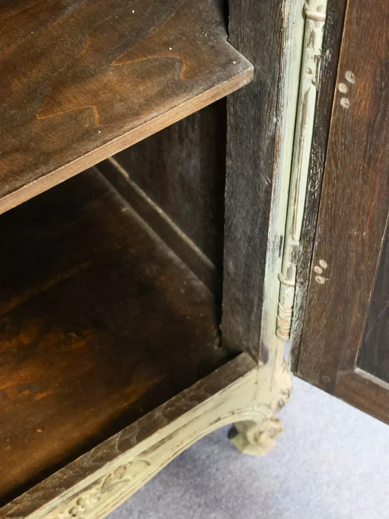 Gilbert, le grand buffet en bois vert patiné N°693