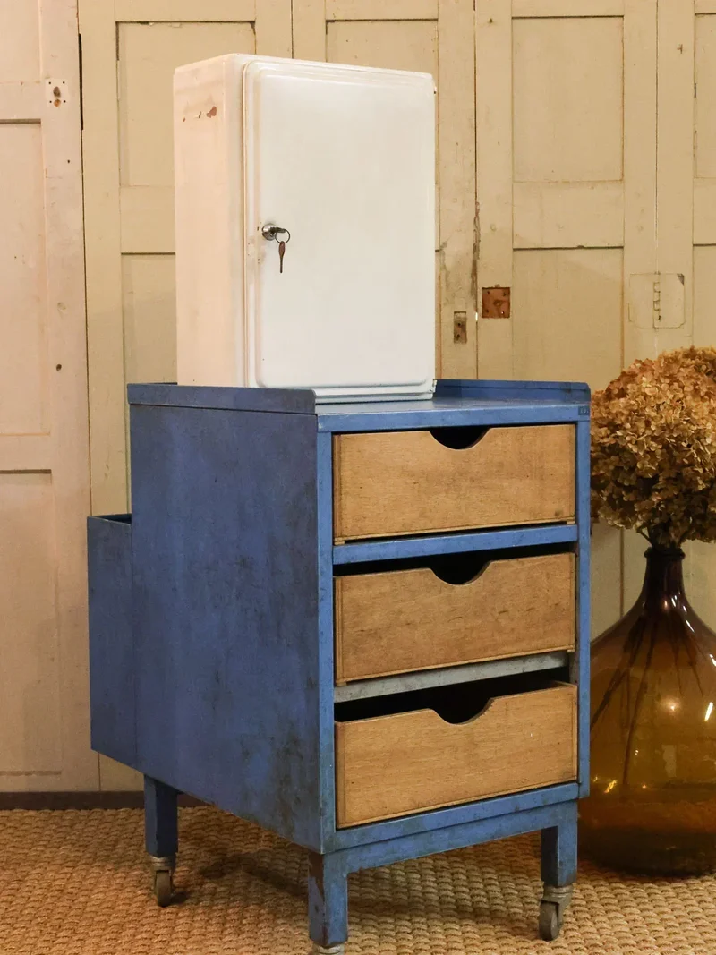 Gaëlle, l'armoire à pharmacie métallique blanche N°717