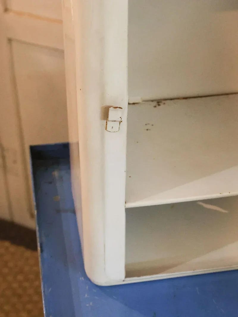 Gaëlle, l'armoire à pharmacie métallique blanche N°717